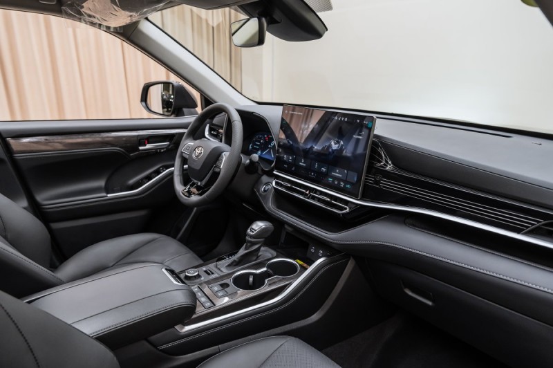 Toyota Highlander IV — 2026