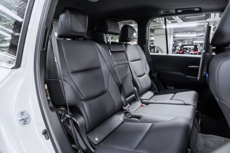 Toyota Land Cruiser ZX (7 мест) 2026