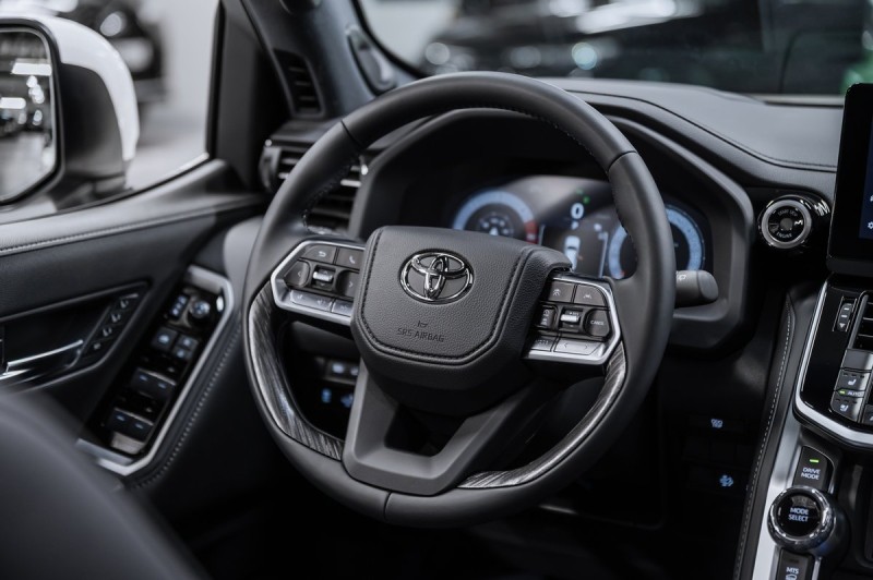 Toyota Land Cruiser ZX (7 мест) 2026