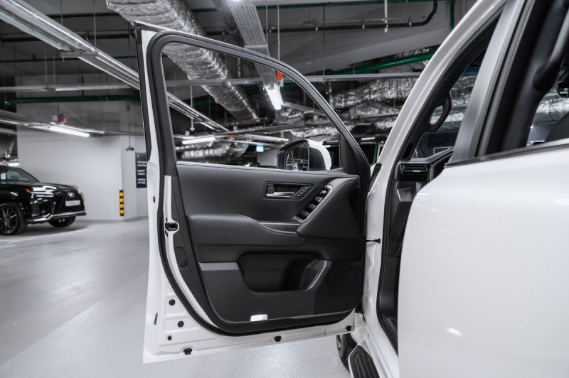 Toyota Land Cruiser ZX (7 мест) 2026