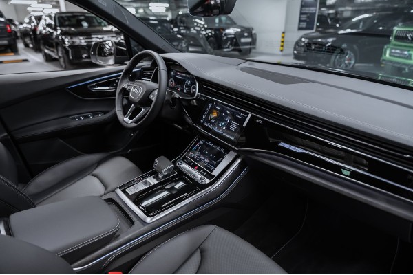 Audi Q7 45 TFSI quattro tiptronic 2025