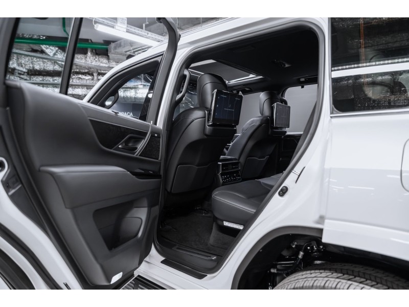 Lexus LX Luxury 2026