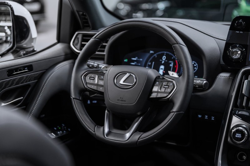 Lexus LX Luxury 2026