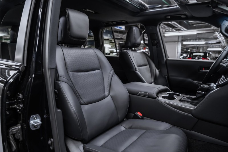 Toyota Land Cruiser ZX (7 мест) 2026