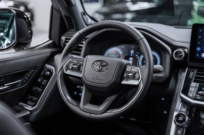 Toyota Land Cruiser ZX (7 мест) 2026