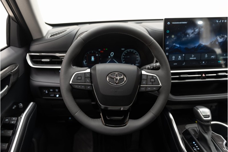 Toyota Highlander IV — 2026