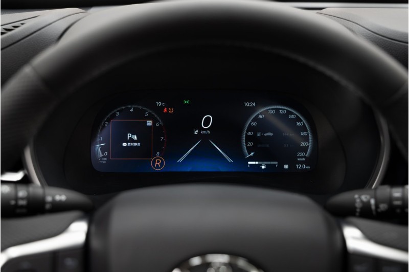 Toyota Highlander IV — 2026