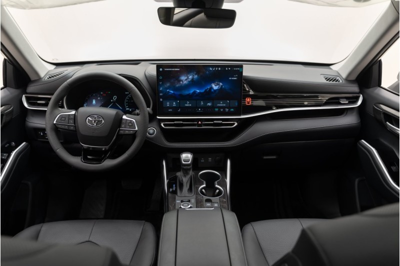 Toyota Highlander IV — 2026
