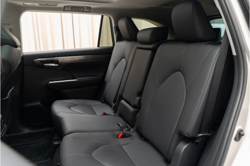 Toyota Highlander IV — 2026