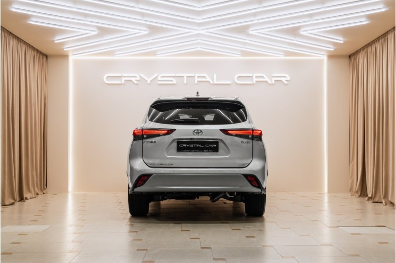 Toyota Highlander IV — 2026