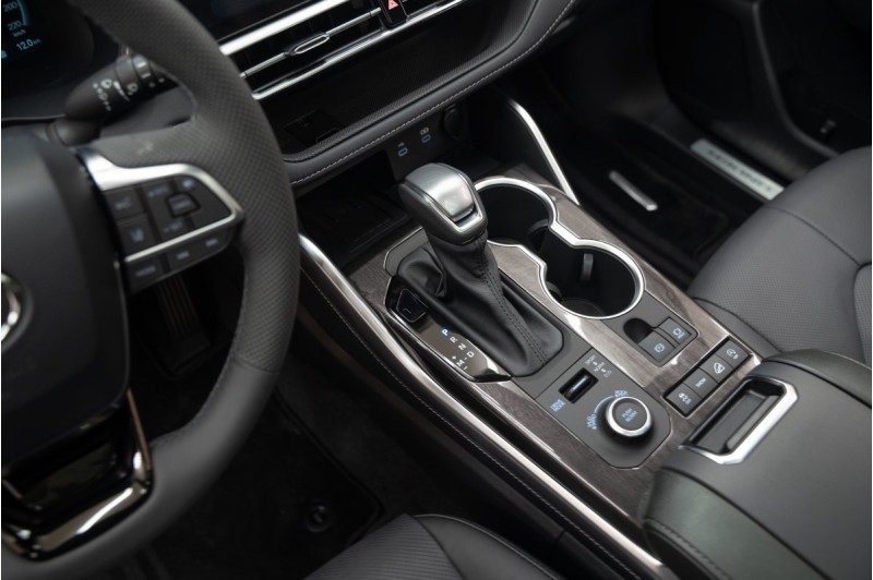 Toyota Highlander IV — 2026