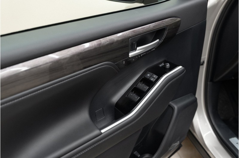 Toyota Highlander IV — 2026