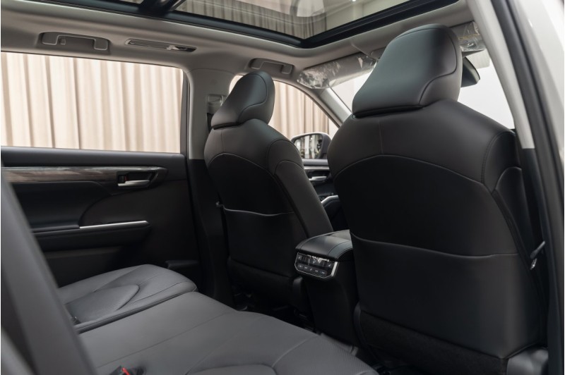 Toyota Highlander IV — 2026