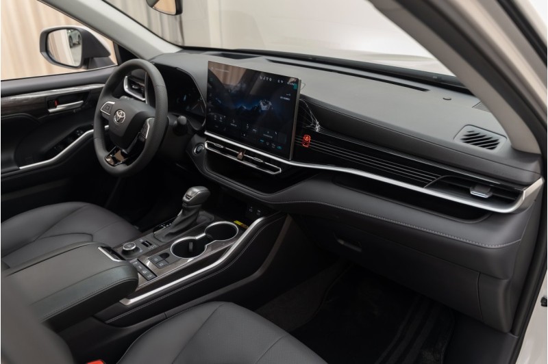 Toyota Highlander IV — 2026