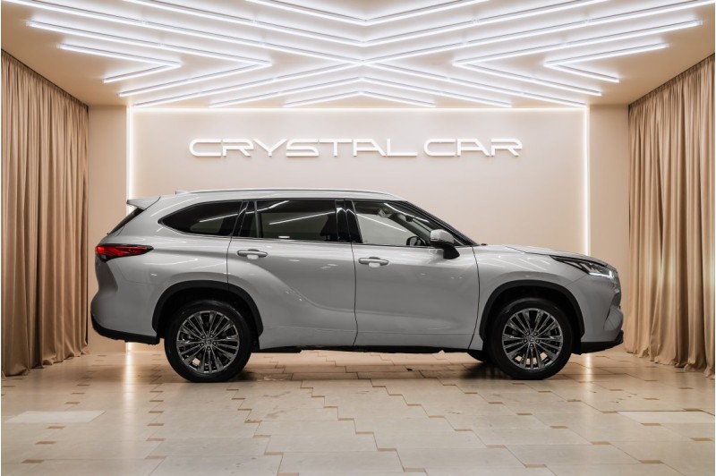 Toyota Highlander IV — 2026
