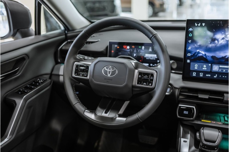 Toyota RAV4 VI — 2026