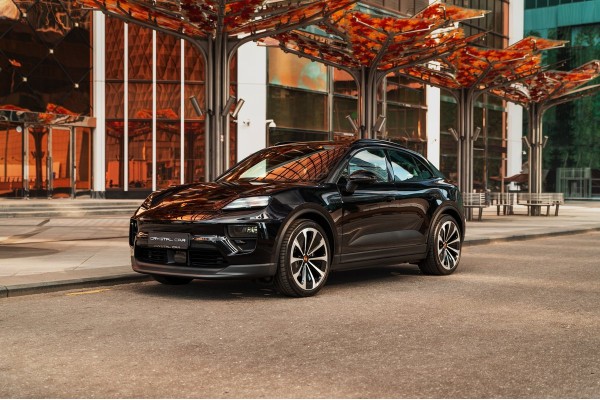 Porsche Macan 4 Electric 2025