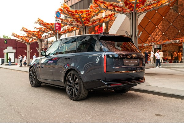 Land Rover Range Rover SV 2025