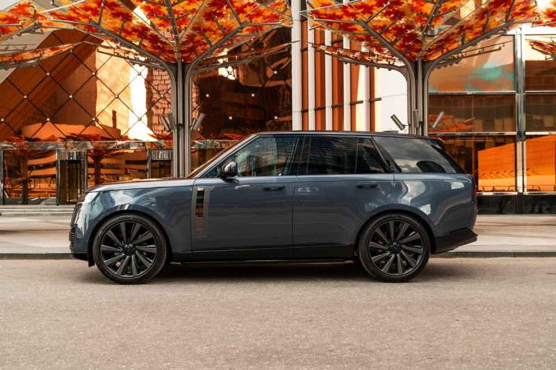 Land Rover Range Rover SV 2025