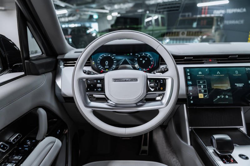 Land Rover Range Rover SV 2025