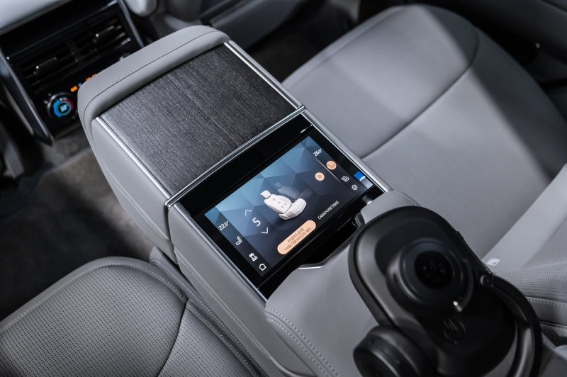 Land Rover Range Rover SV 2025