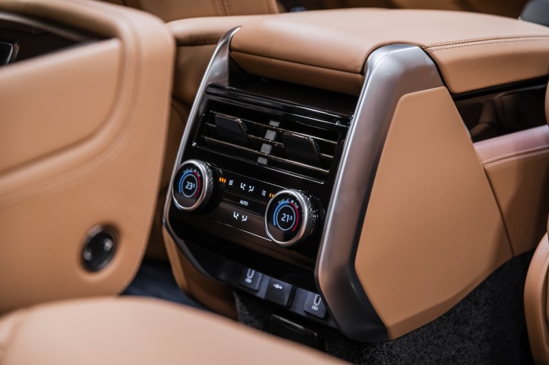 Land Rover Range Rover V — 2026