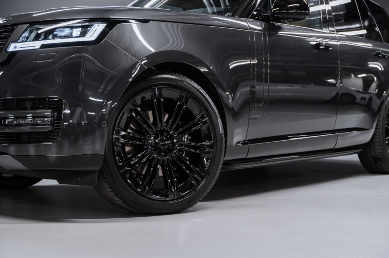 Land Rover Range Rover V — 2026