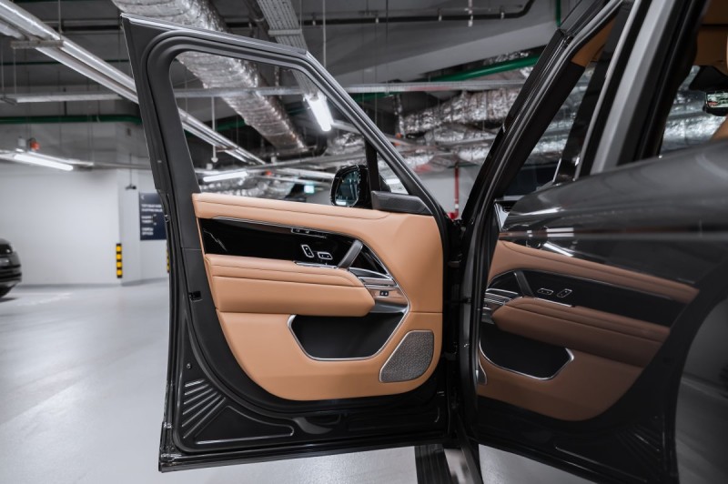 Land Rover Range Rover V — 2026