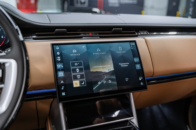 Land Rover Range Rover V — 2026