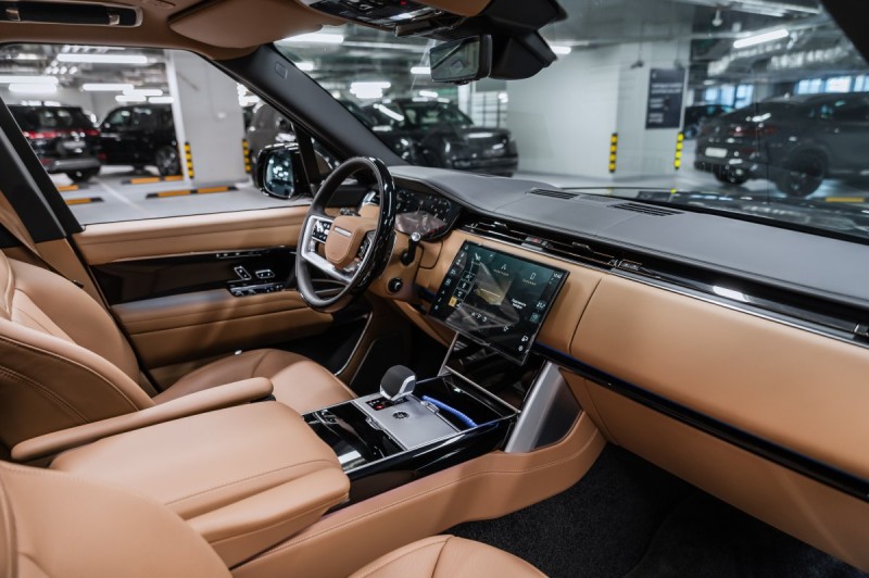 Land Rover Range Rover V — 2026
