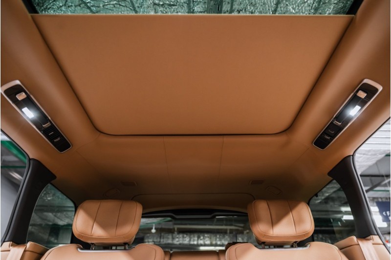 Land Rover Range Rover V — 2026