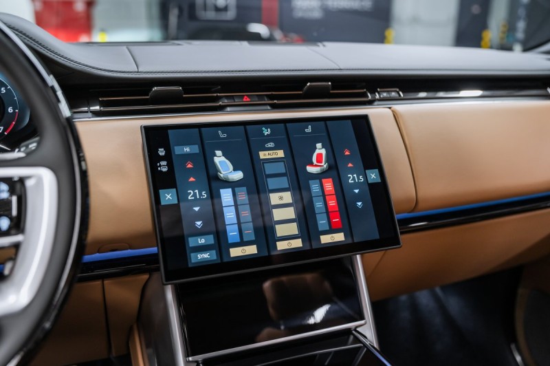 Land Rover Range Rover V — 2026