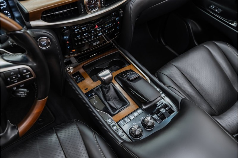 Lexus LX J200 рестайлинг 2 — 2017