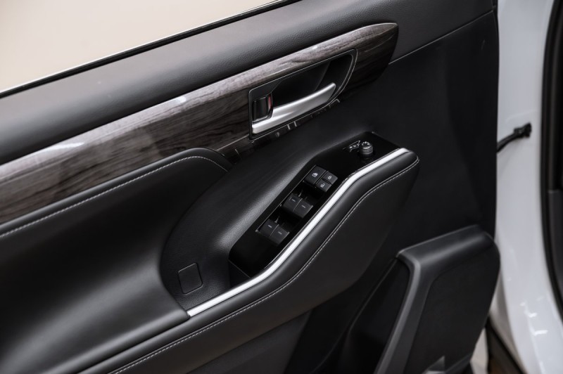 Toyota Highlander IV — 2026