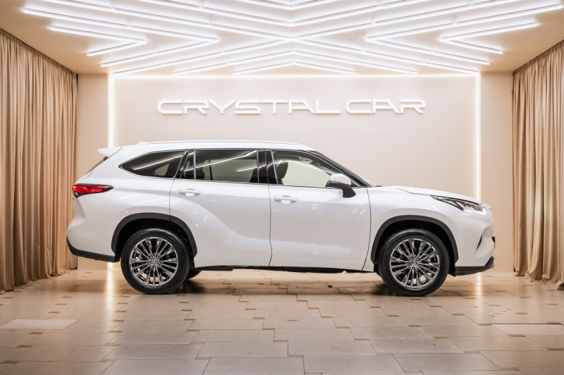 Toyota Highlander IV — 2026