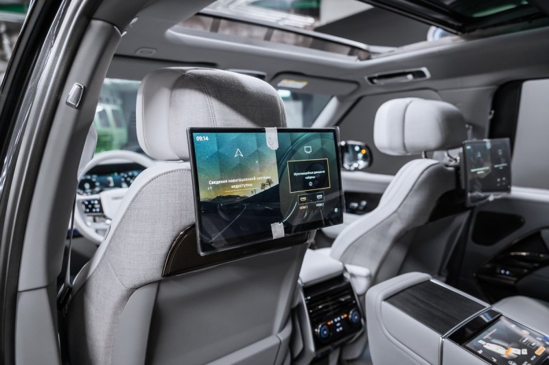 Land Rover Range Rover SV 2026