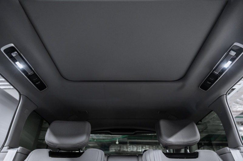 Land Rover Range Rover SV 2026