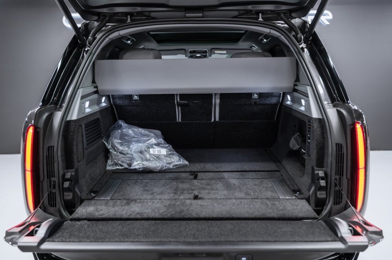 Land Rover Range Rover SV 2026