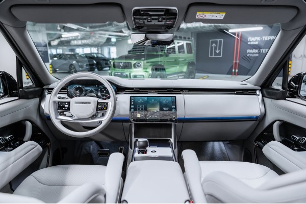 Land Rover Range Rover SV 2026