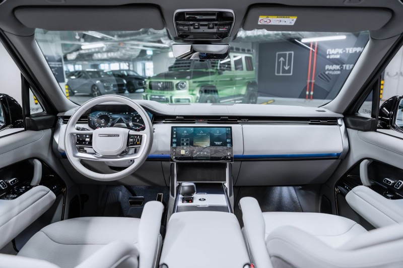 Land Rover Range Rover SV 2026