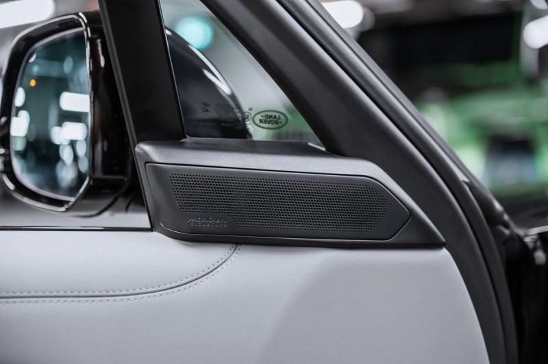 Land Rover Range Rover SV 2026