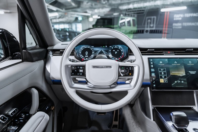Land Rover Range Rover SV 2026