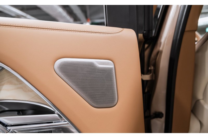 Land Rover Range Rover SV 2025