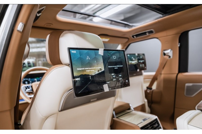 Land Rover Range Rover SV 2025