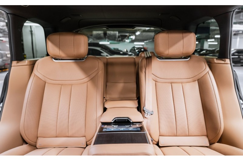 Land Rover Range Rover SV 2026