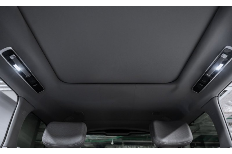 Land Rover Range Rover SV 2026