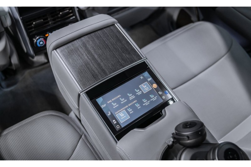 Land Rover Range Rover SV 2026