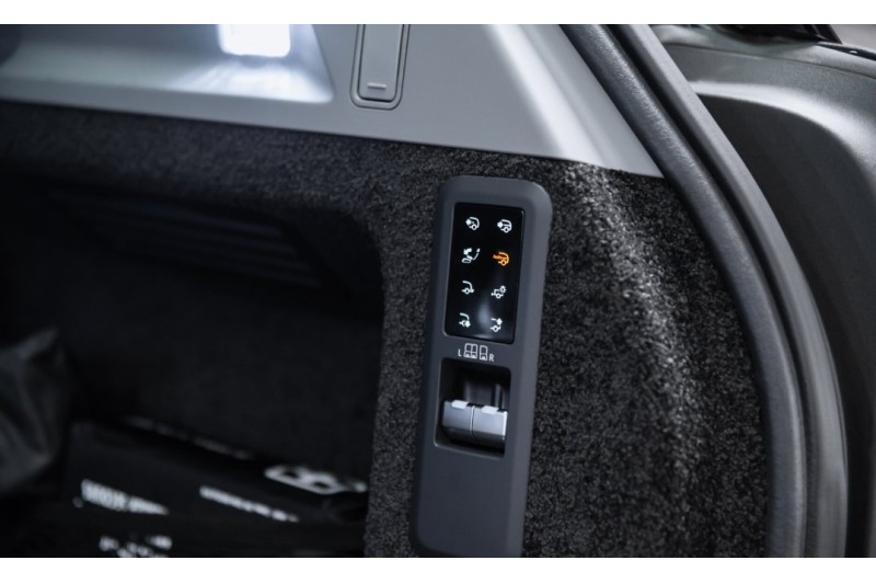 Land Rover Range Rover SV 2026