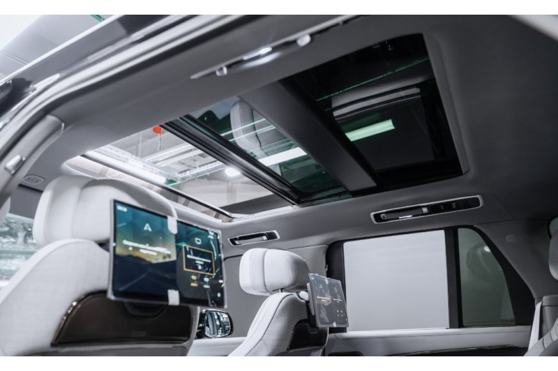 Land Rover Range Rover SV 2026