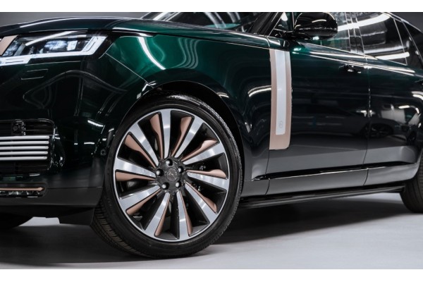 Land Rover Range Rover SV 2026